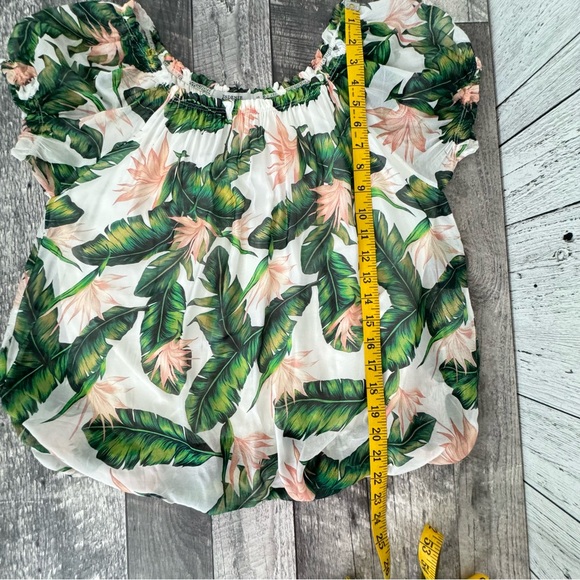 Flowy Palm Leaf Scoop Neck Top, EUC, Sz S - Picture 10 of 10